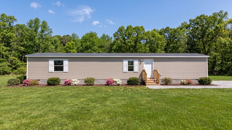 Official exterior image of the TRU Hickory manufactured home